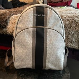 MK book bag and matching wallet